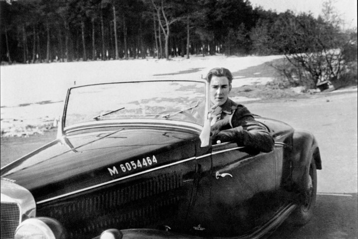 John Chaloner im Roadster von Außenminister Joachim von Ribbentrop